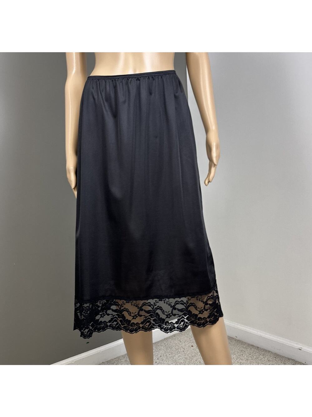 Vintage Vassarette Half Slip Skirt Black Size Large Wide Lace Bottom USA 11-105